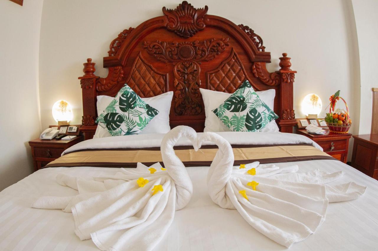 Kampong Thom Palace Hotel Exterior foto