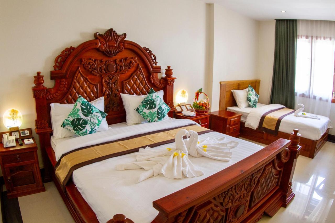 Kampong Thom Palace Hotel Exterior foto