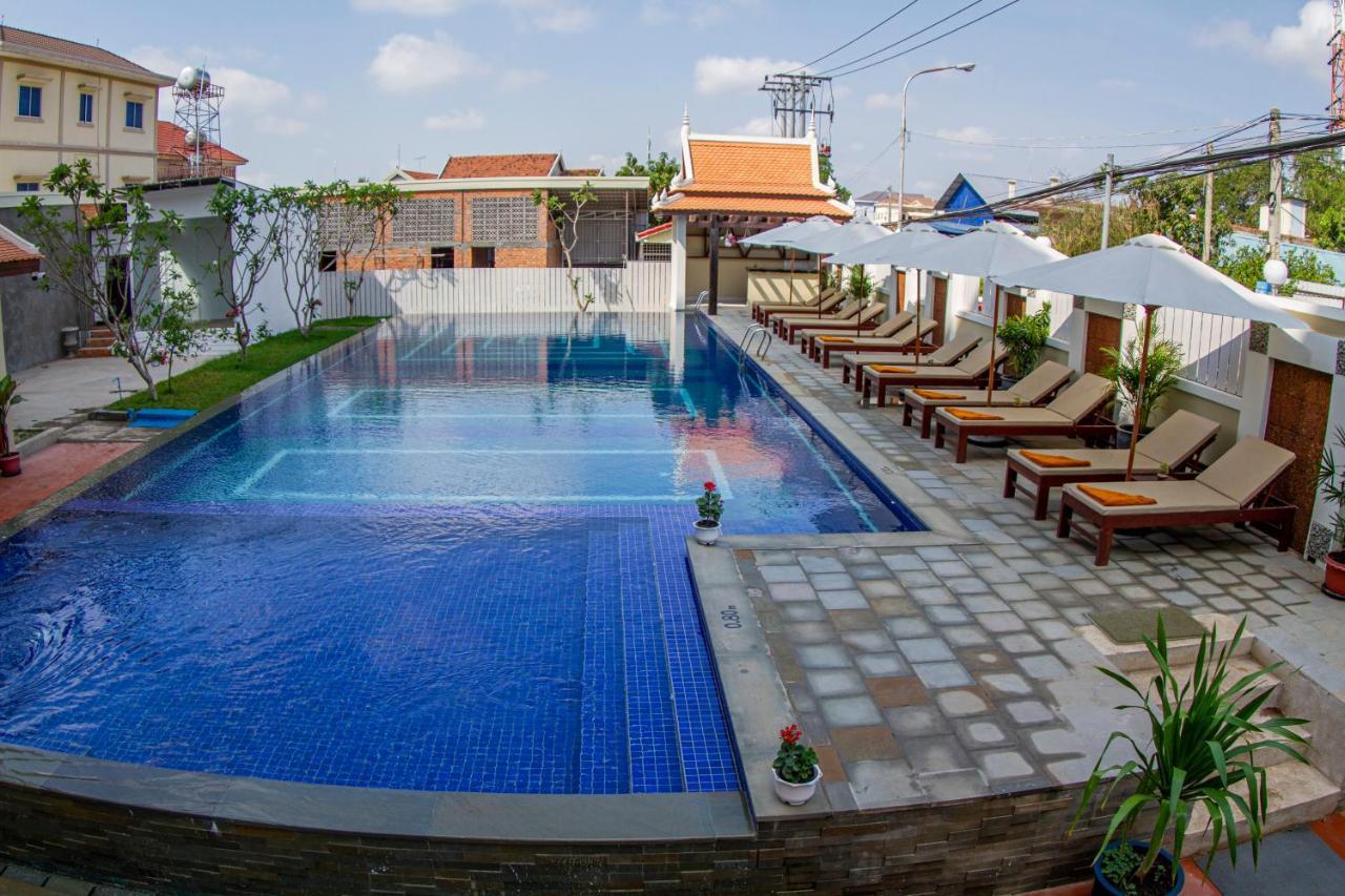 Kampong Thom Palace Hotel Exterior foto