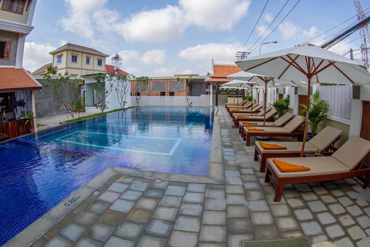 Kampong Thom Palace Hotel Exterior foto